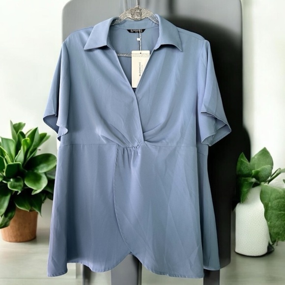 NWT!Women's Blue Collar Short Sleeve Top Size 10 or Medium - Picture 2 of 7